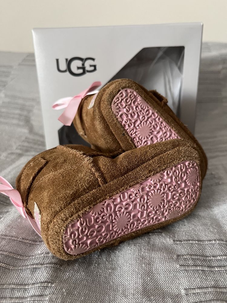 Ugg fetita marimea 18