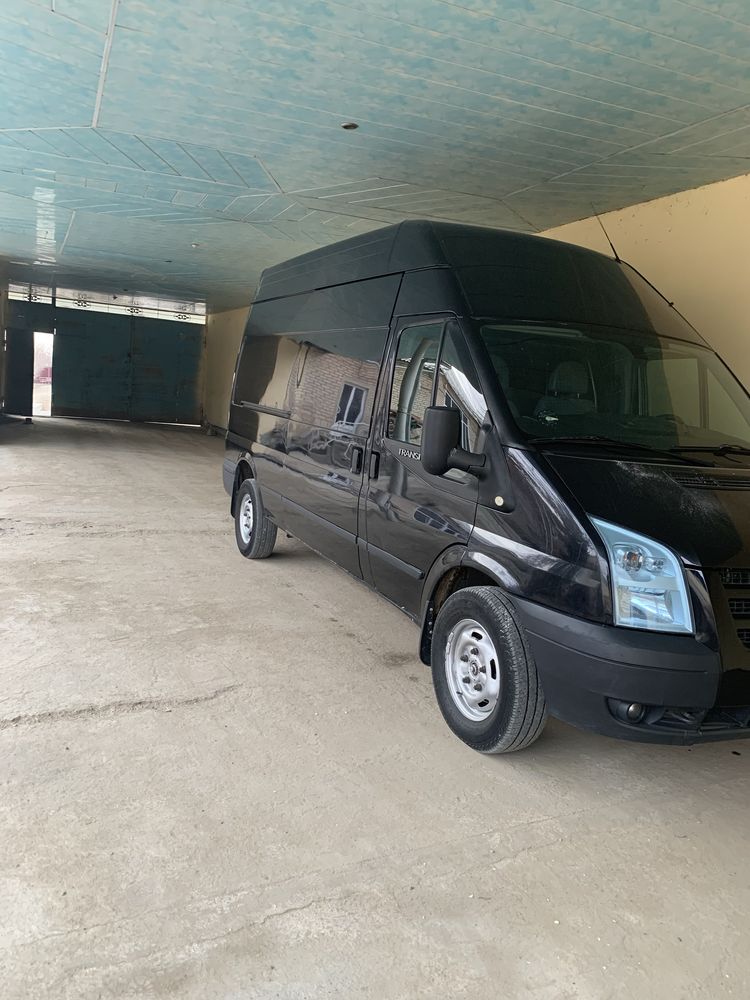 Ford Transit 2007 sotiladi