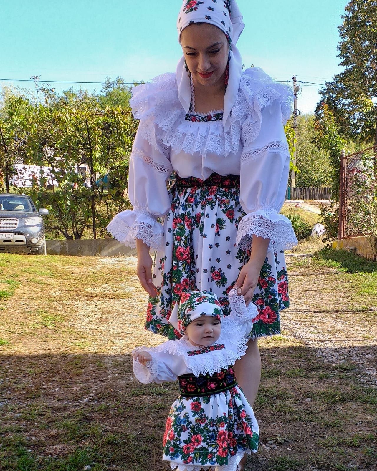 Costum popular mama și fica de Maramureș complet.