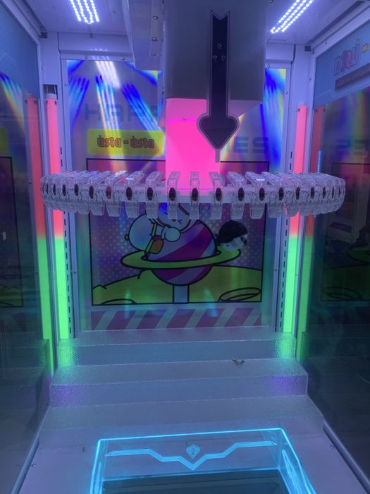 Xvatayka oʻyinchoq aparat kran aparat 1200dan