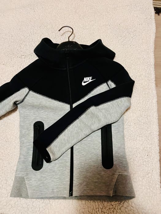 NIKE Tech Fleece суитчъри – като нови! XS и S