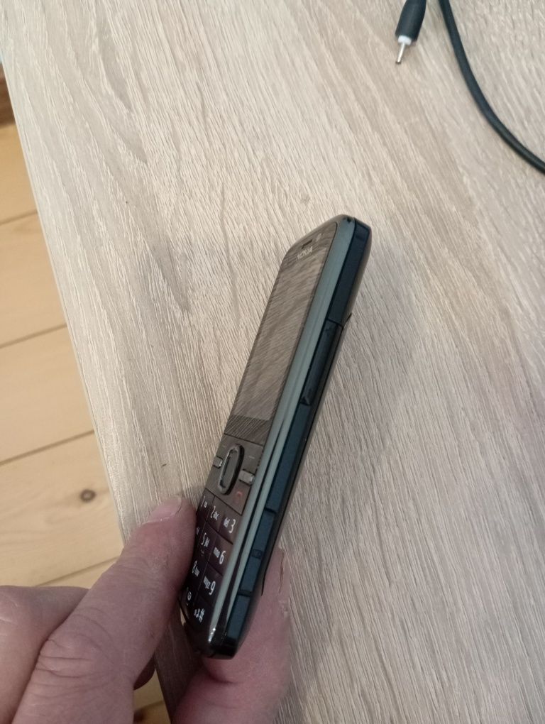 HTC diamond 2  ..