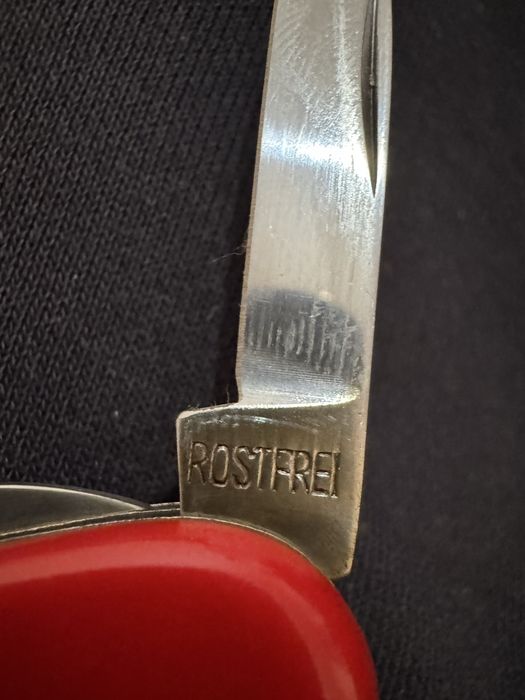 Швейцарско ножче чисто ново