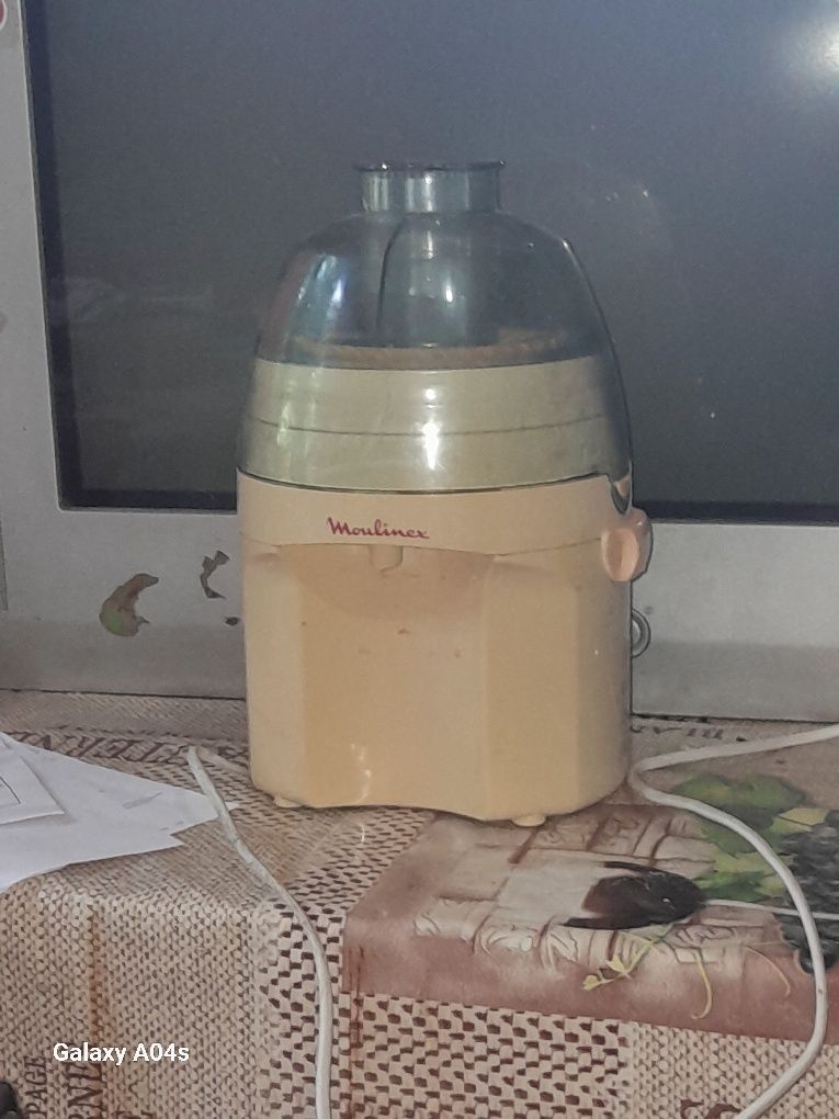Mașină de făcut suc și de făcut piure de fructe pentru copii
