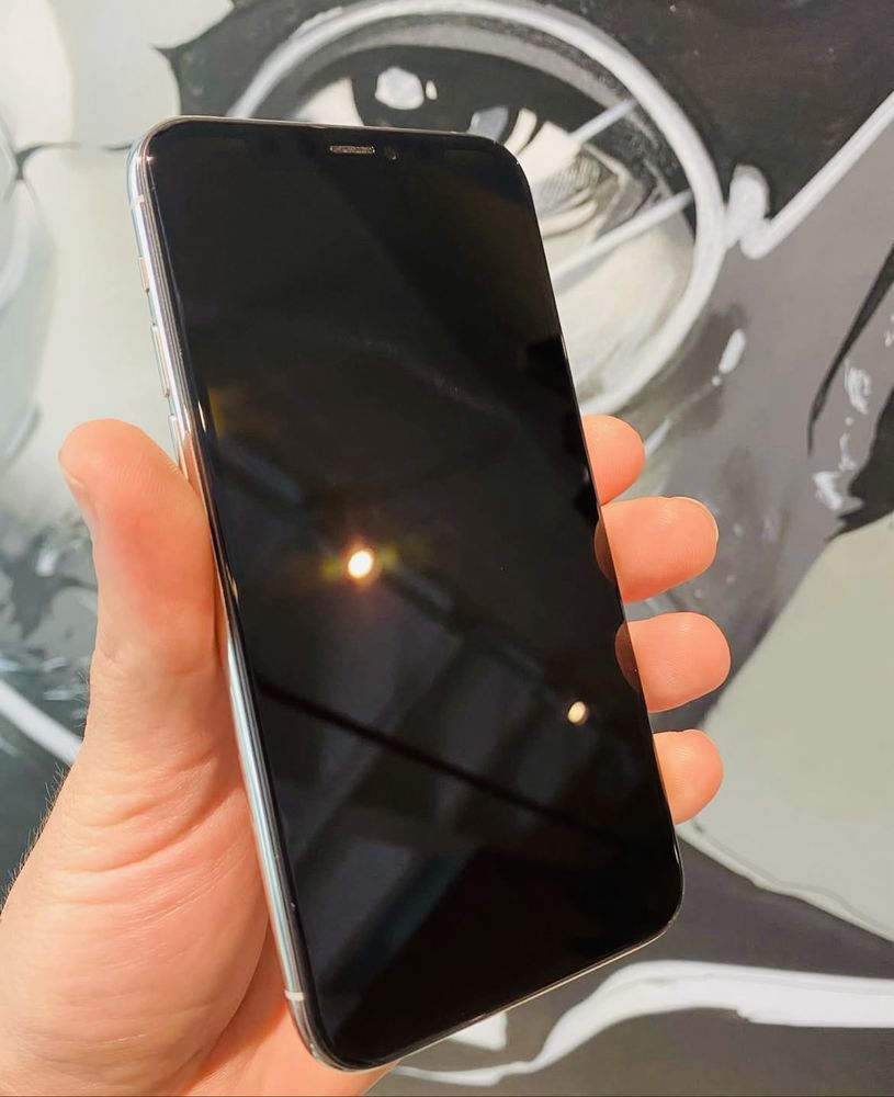 Iphone 11 pro сотилади
