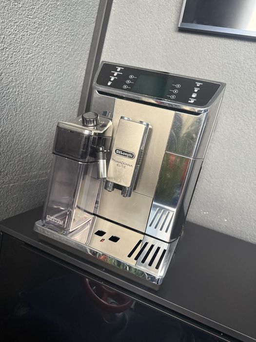 Aparat de cafea Delonghi