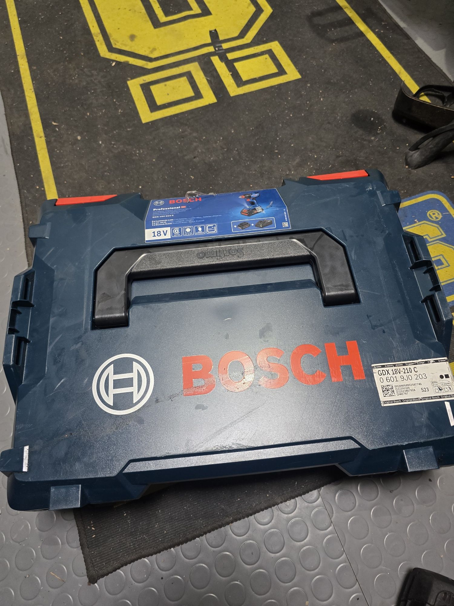 Гайковерт Bosch GDX 18v 210c батерия 36v 4 ah