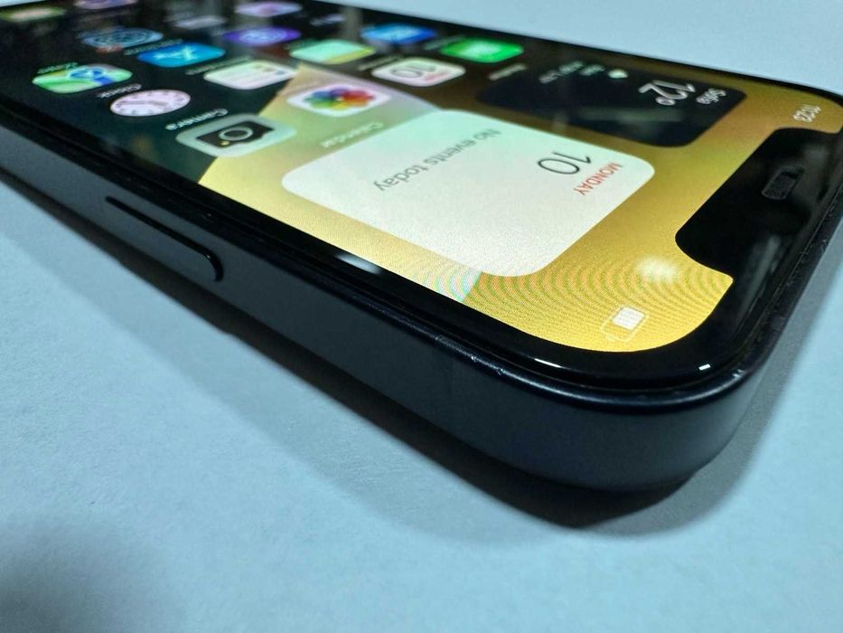 Apple iPhone 12 128GB, Батерия 100%
