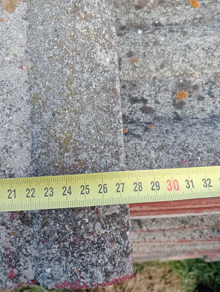 Țiglă din beton în stare bună 1.5 lei