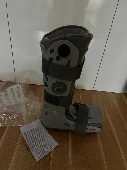 Orteză AIRcast cu celule pneumatice