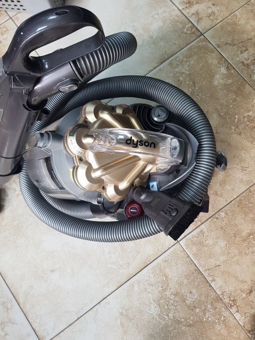 Прахосмукачка dyson