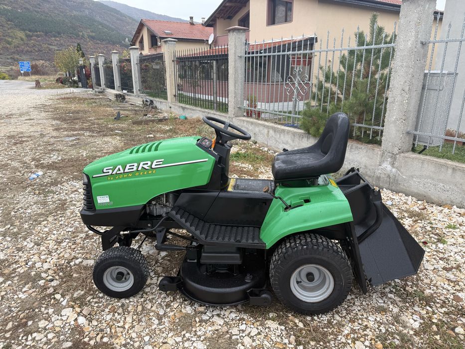 Професионална тракторна косачка John Deere