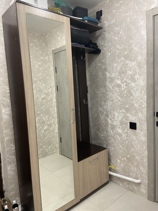 Продам шкаф в прихожую