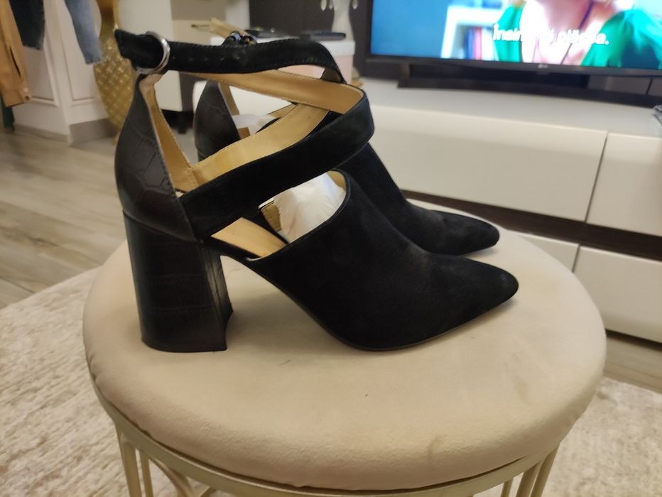 Botine negre piele întoarsă naturală