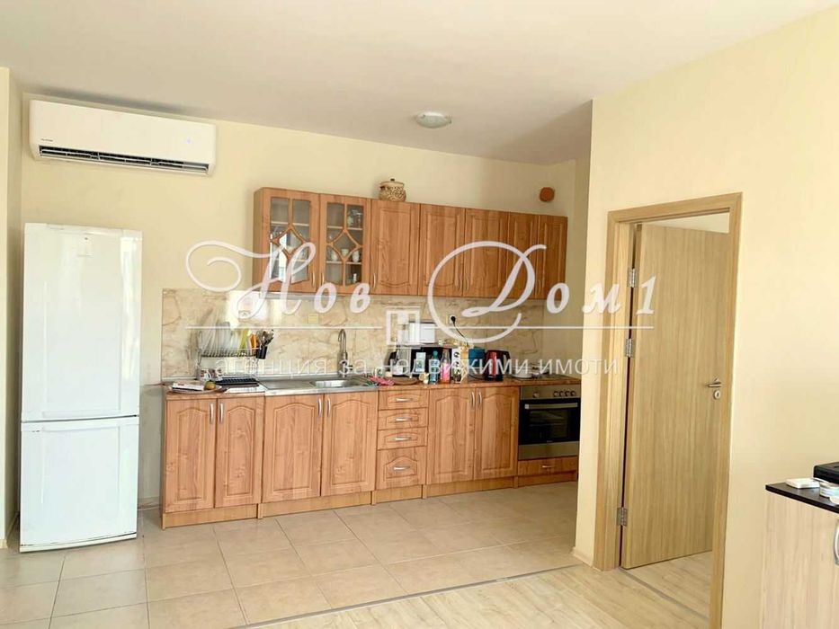 Дава се под наем Двустаен апартамент в к.к. Св.Св. Константин и Елена - 80 кв.м за 900 € - Снимка #1