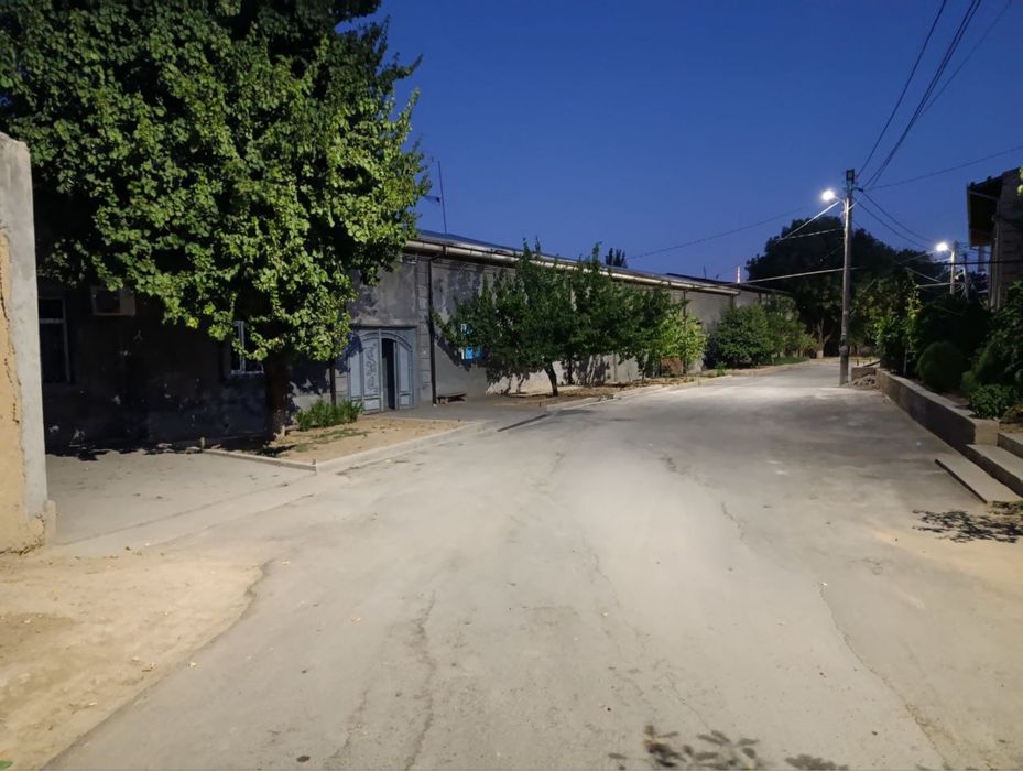8 xonali uchastka sotiladi
