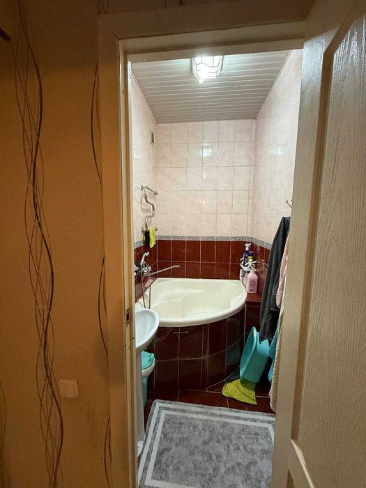 Продаю СВОЮ квартиру 4-х комнт передел на 3-х. 89кв на Мирабадский
