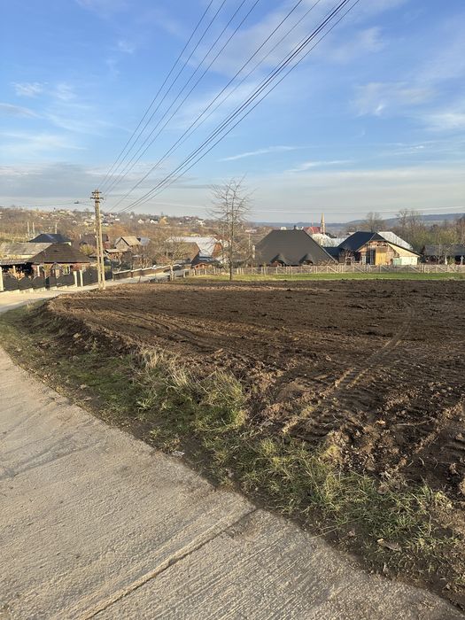 Teren Cacica 1.500 mp drum betonat/ curent electric