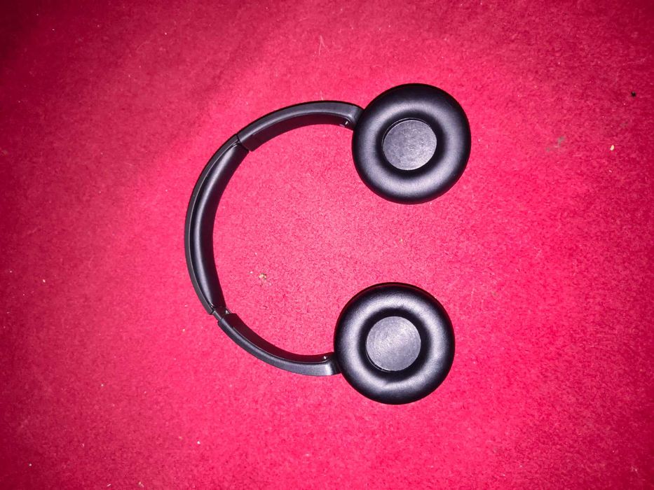 vând casti sony noi fara cutie.