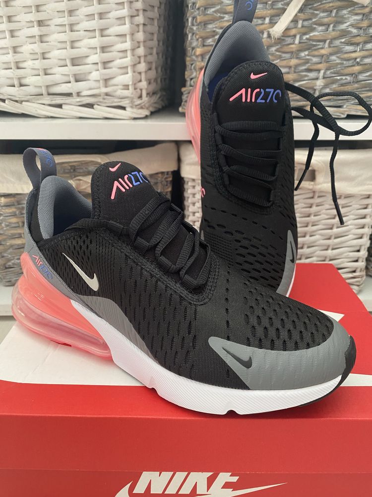 Маратонки Nike air Max 270 Нови с кутия.