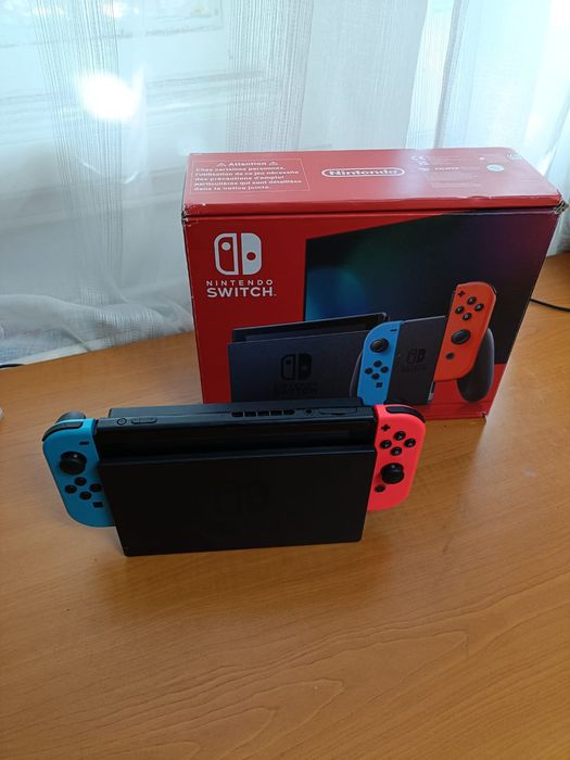 Vând Nintendo Switch stare foarte bună+ 1 joc