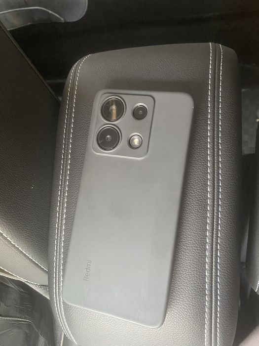 Продается телефон Redmi note 13