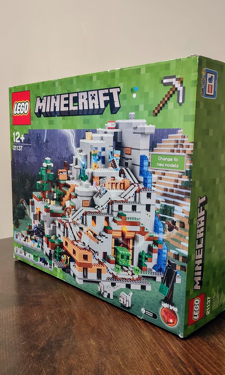 LEGO Minecraft 21137 The Mountain Cave