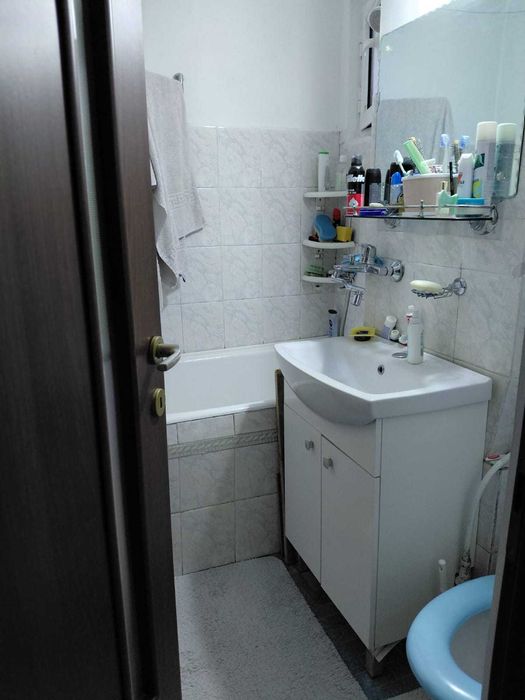 PF - Vand apartament 3 camere, 50m2, etaj 4