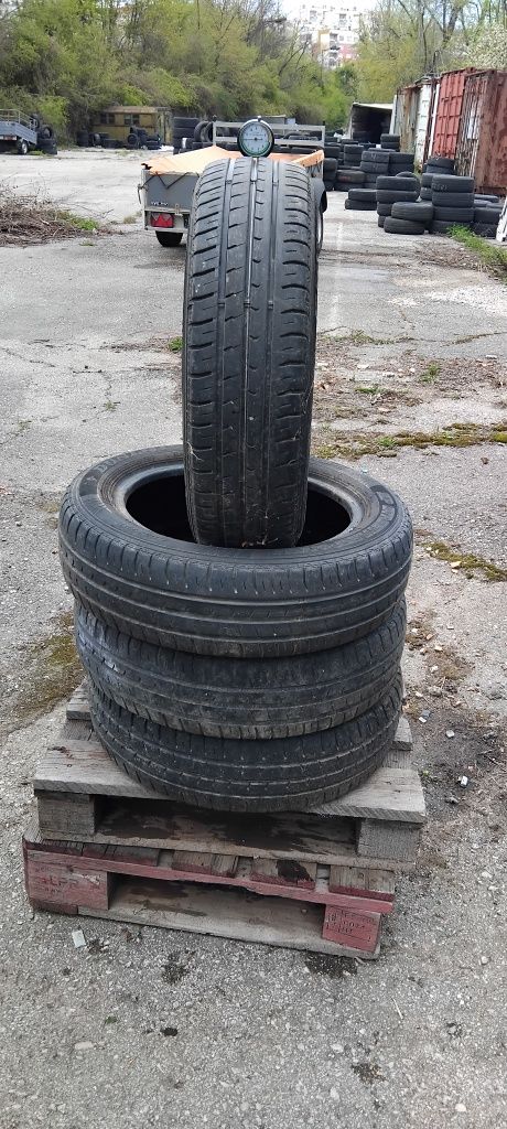 Гуми 165 65 15 Дънлоп Dunlop 4 броя. Нов внос. Не са нови.