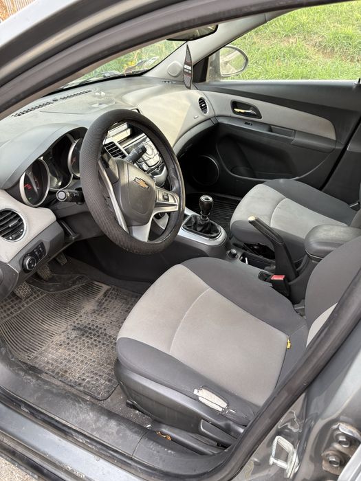 Vand pentru dezmembrat Chevrolet Cruze 2010 1.8 benzina