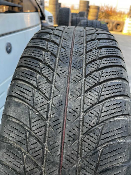 Set complet roti iarna Ford Focus 205 60 R 16 Bridgestone/Continental