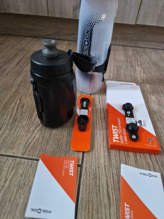 Bidon de apa Fidlock cu prindere magnetica pe cadru 800 ml + suport