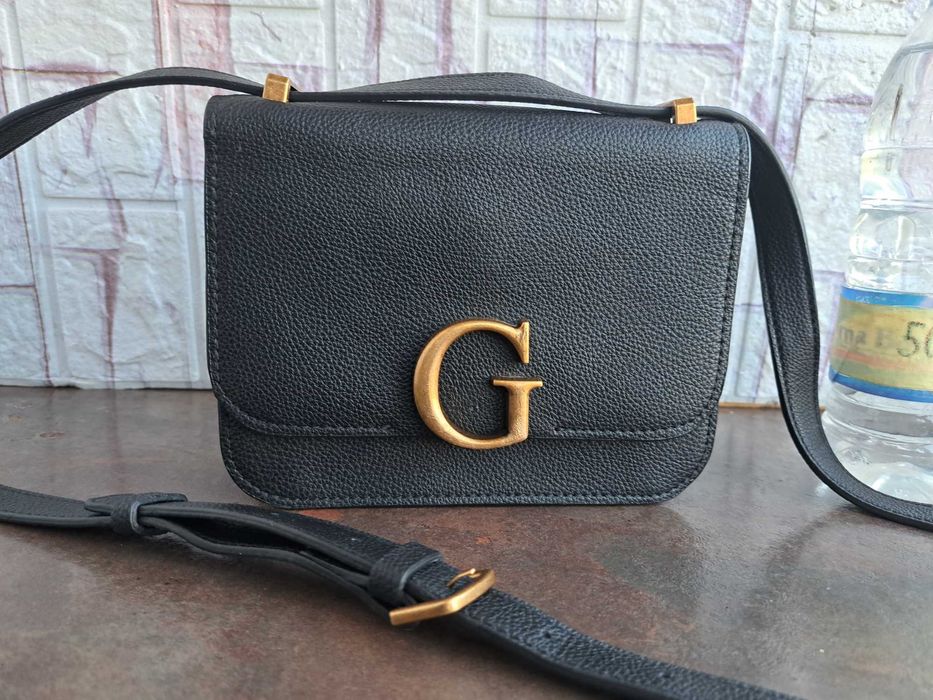 дамска чанта GUESS,малка черна чантичка,Гес