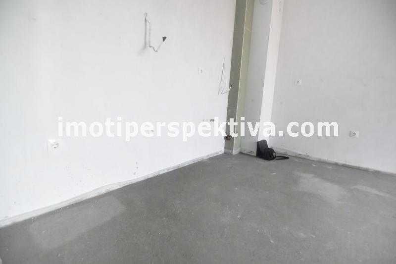 Продава се Тристаен апартамент в Пловдив, Кючук Париж - 101 кв.м за 1387 €/кв.м - Снимка #4