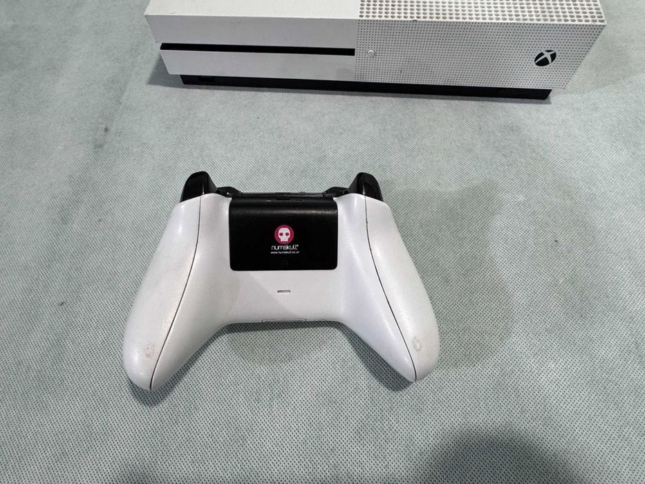 Конзола Xbox One S /2016 / 1ТB / X5