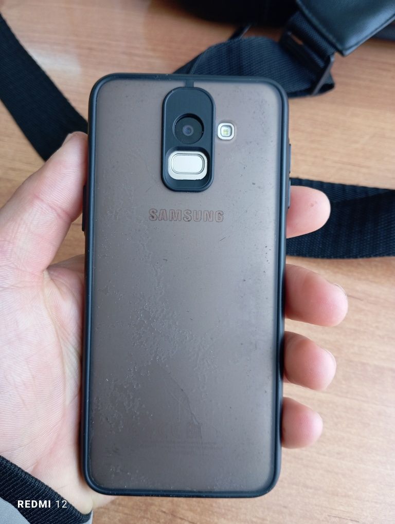 Samsung J 6 holati ortacha