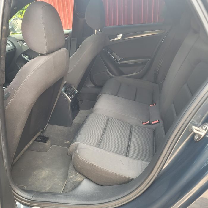 Vând Audi a4 b8 
143cp!
Distributie schimbată !
Filtre,ulei schimbate