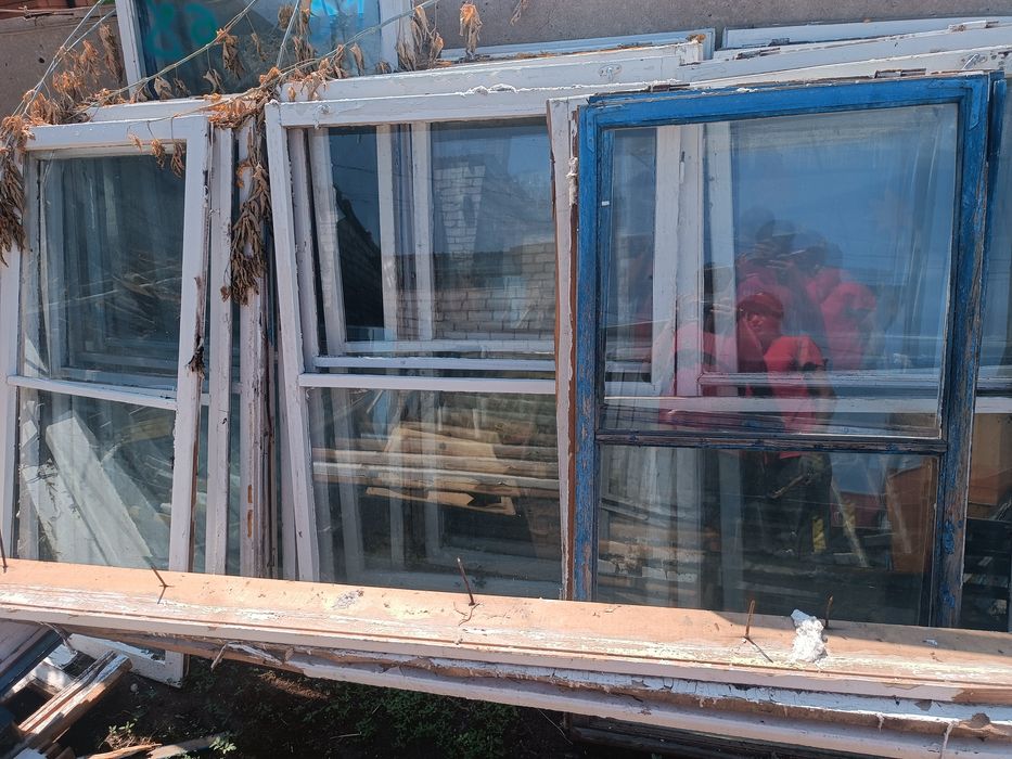 Продам стекла с рамами,а также без Рам