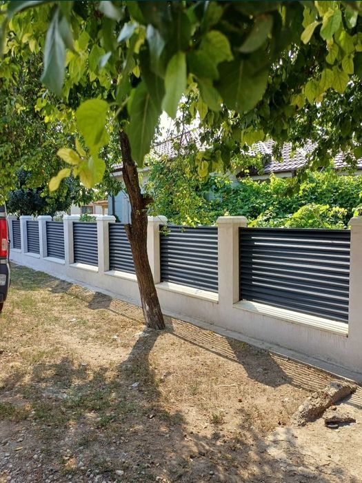 Executăm garduri din șipcă metalică poartă pieton
