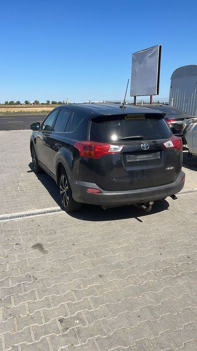 Dezmembram Toyota Rav 4 2.2 diesel 4x2 din 2014