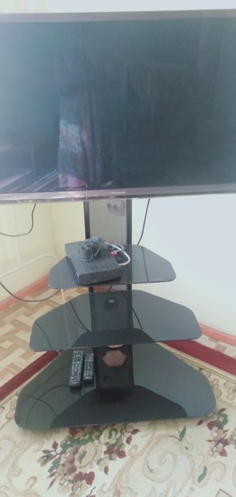 Продаётся Телевизор и подставка В ХОРОШЕМ СОСТОЯНИЕ