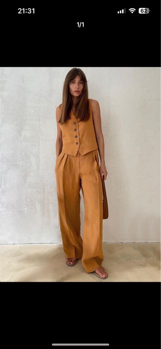 Зеленый костюм жилетка брюки