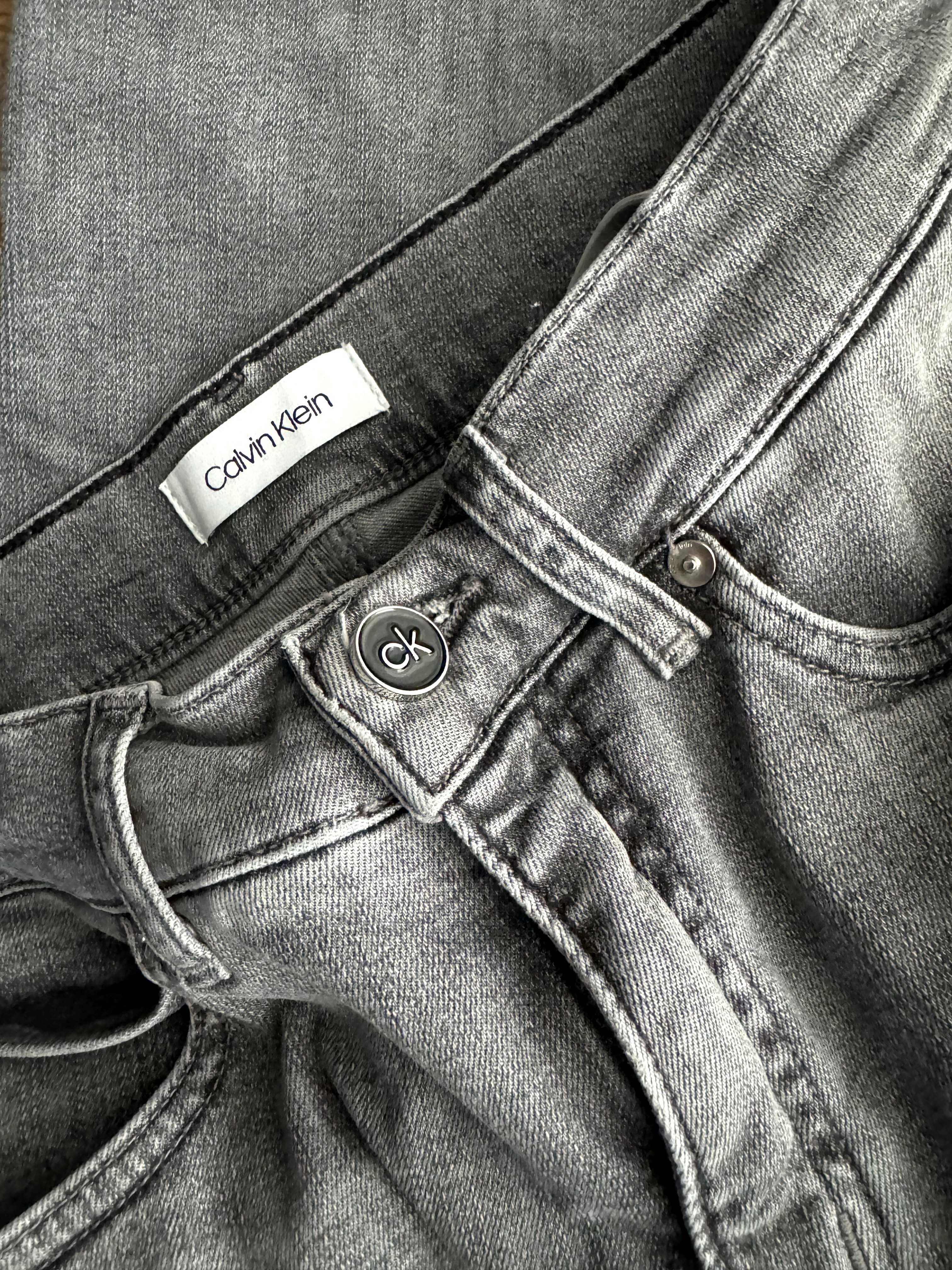 Jeans/blugi Calvin Klein dama
