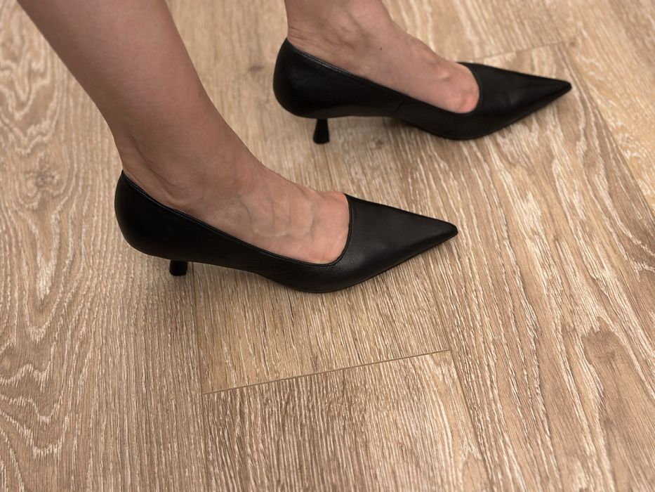 Vând pantofi H&M noi