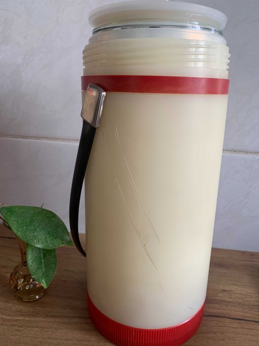 Vechi termos, capacitate 1 litru