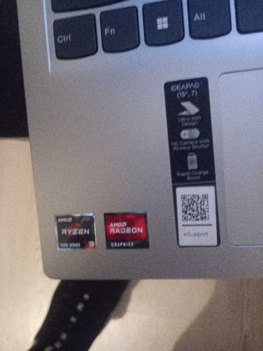 Vând Laptop Lenovo