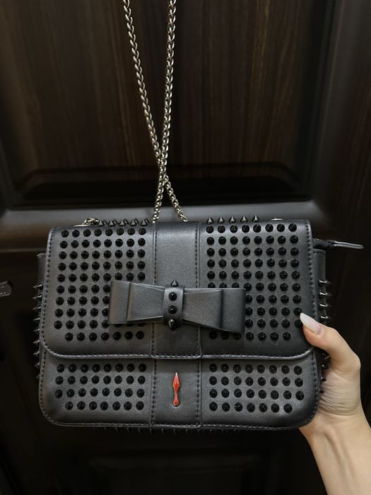 Сумочки guess, louboutin, prada