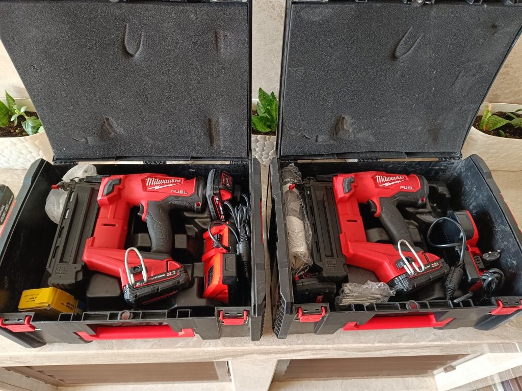 Пистолет за пирони Milwaukee M18 FN18GS