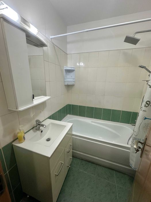 Închiriez Garsoniera