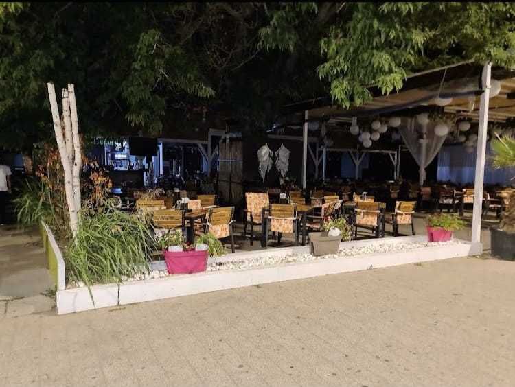 Inchiriem terasa restaurant cazino Mamaia